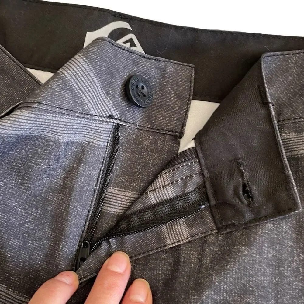 NWOT Quiksilver Charcoal Gray Stripe Amphibian Board Shorts Swim Trunks - Size 2